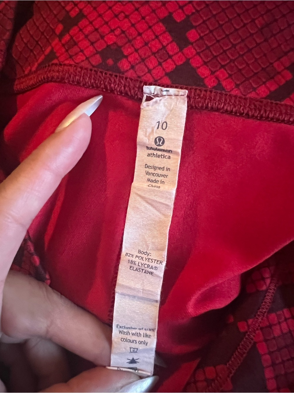 Lululemon Wunder Under Pant Red Snake Yoga Gym Athletic Luxtreme Size 10 - Picture 4 of 4